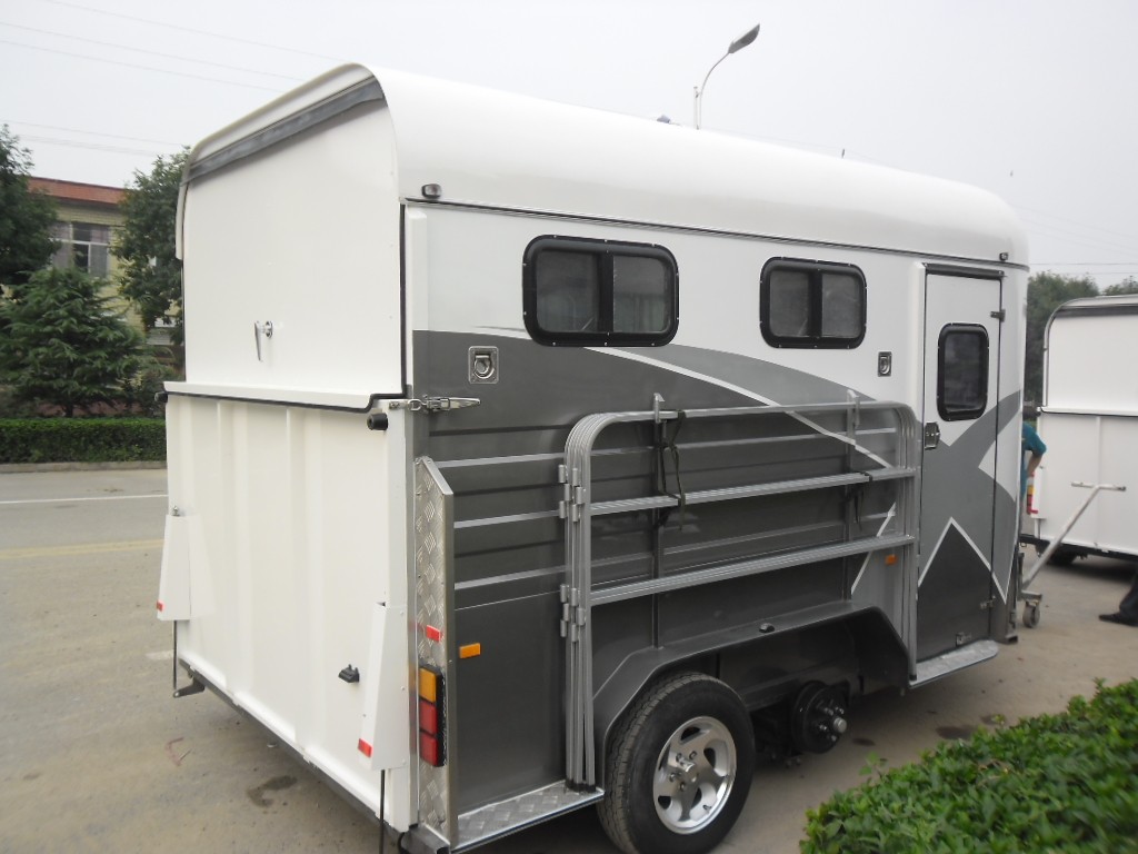 Flutuador de cavalo com carga de ângulo alongado para 2 cavalos