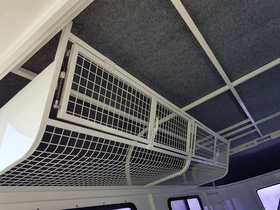 Flutuador de cavalo com carga de ângulo alongado para 2 cavalos