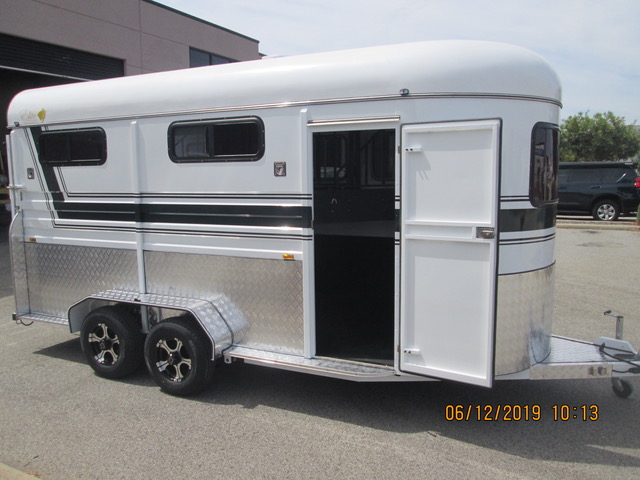 Flutuador de cavalo de carga angular para 2 cavalos