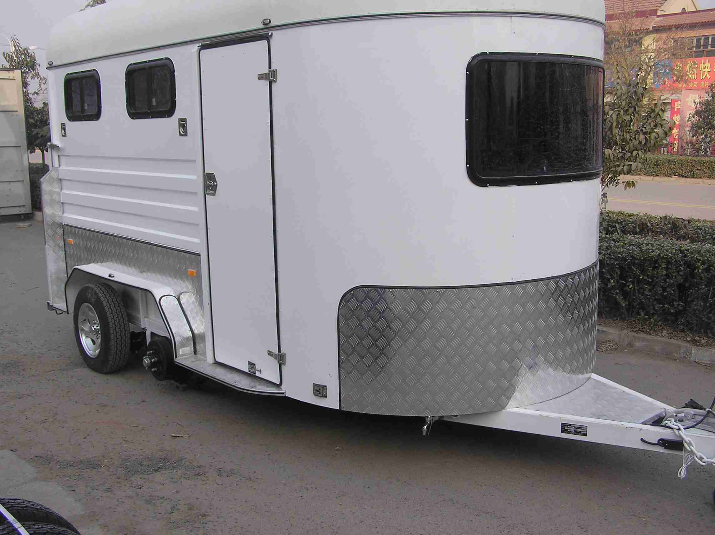 Flutuador de cavalo de carga angular para 2 cavalos