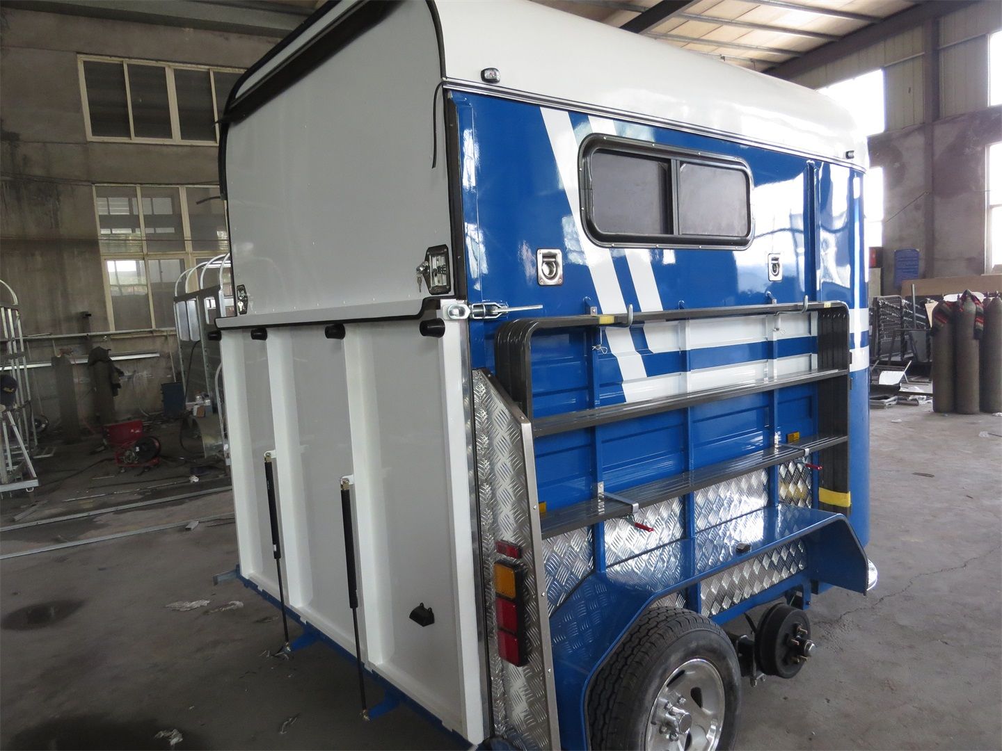 Flutuador de cavalo tipo padrão para 2 cavalos