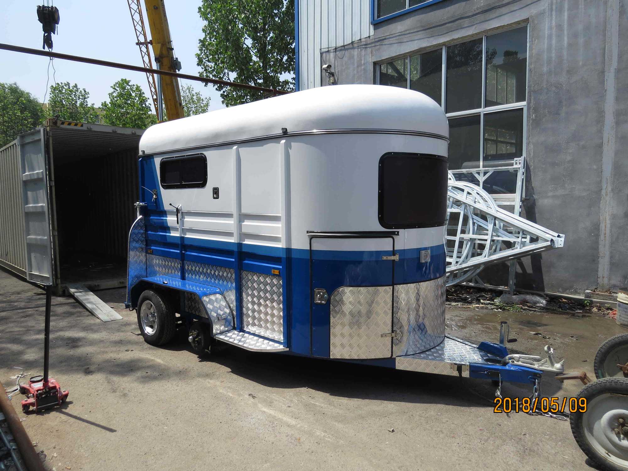 Flutuador de cavalo tipo padrão para 2 cavalos