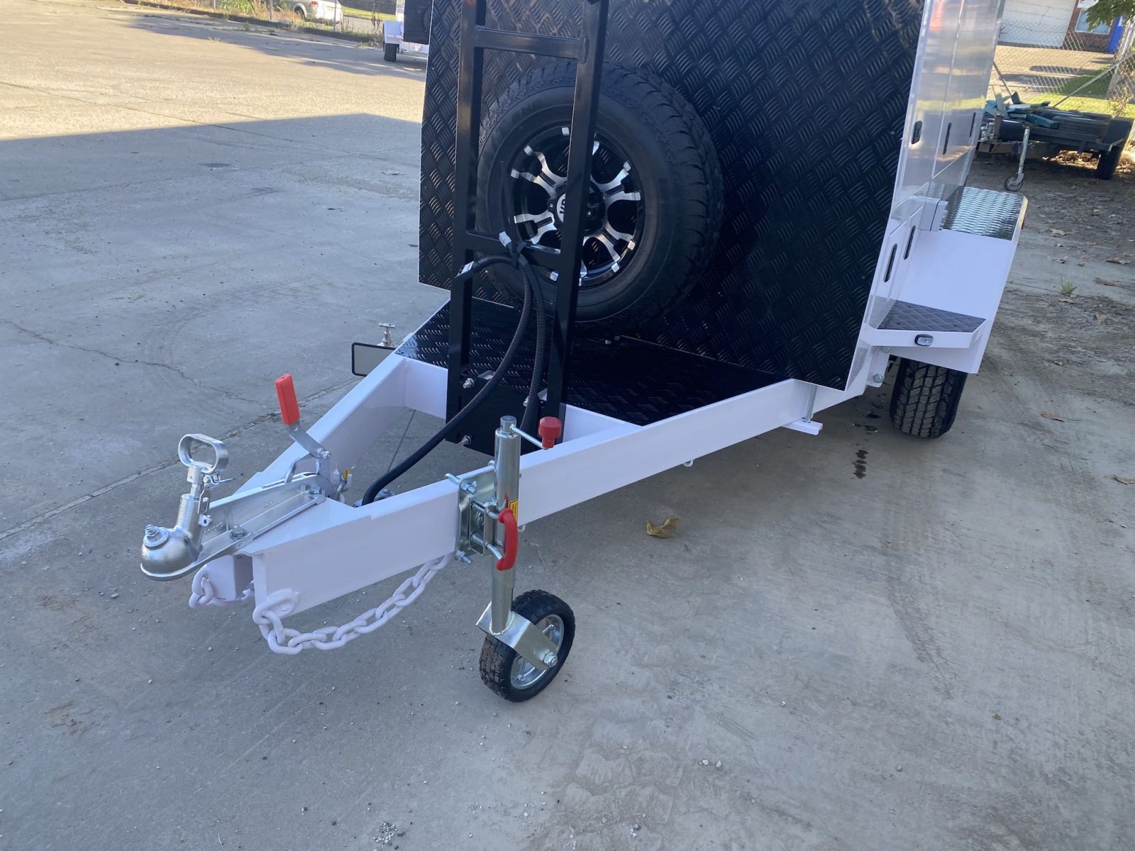 Trailer comerciante de tamanho grande com eixos duplos