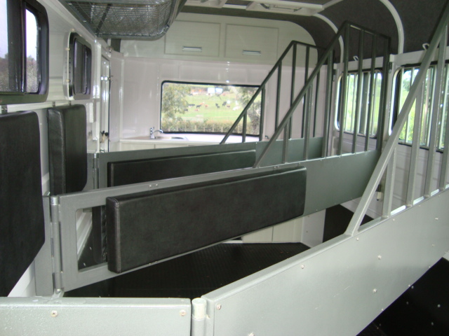 Julgador de cavalos de carga angular de luxo tipo 2 cavalos