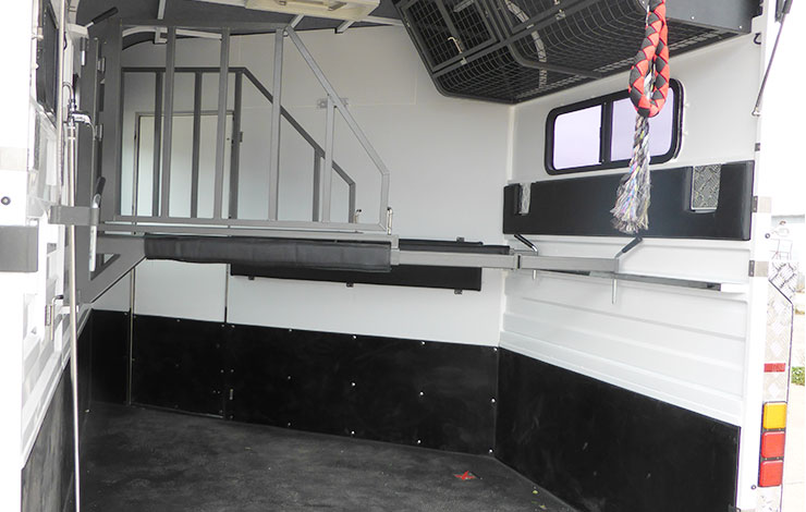 Flutuador de cavalo com carga de ângulo alongado para 2 cavalos