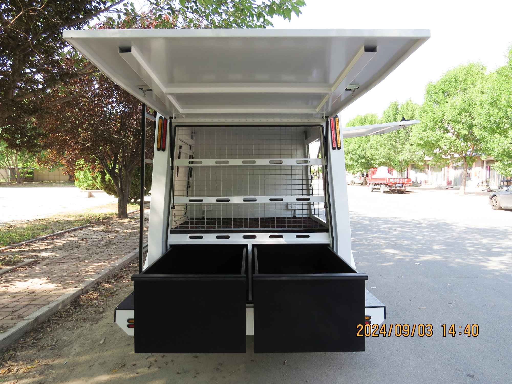 Trailer comercial grande de eixo único